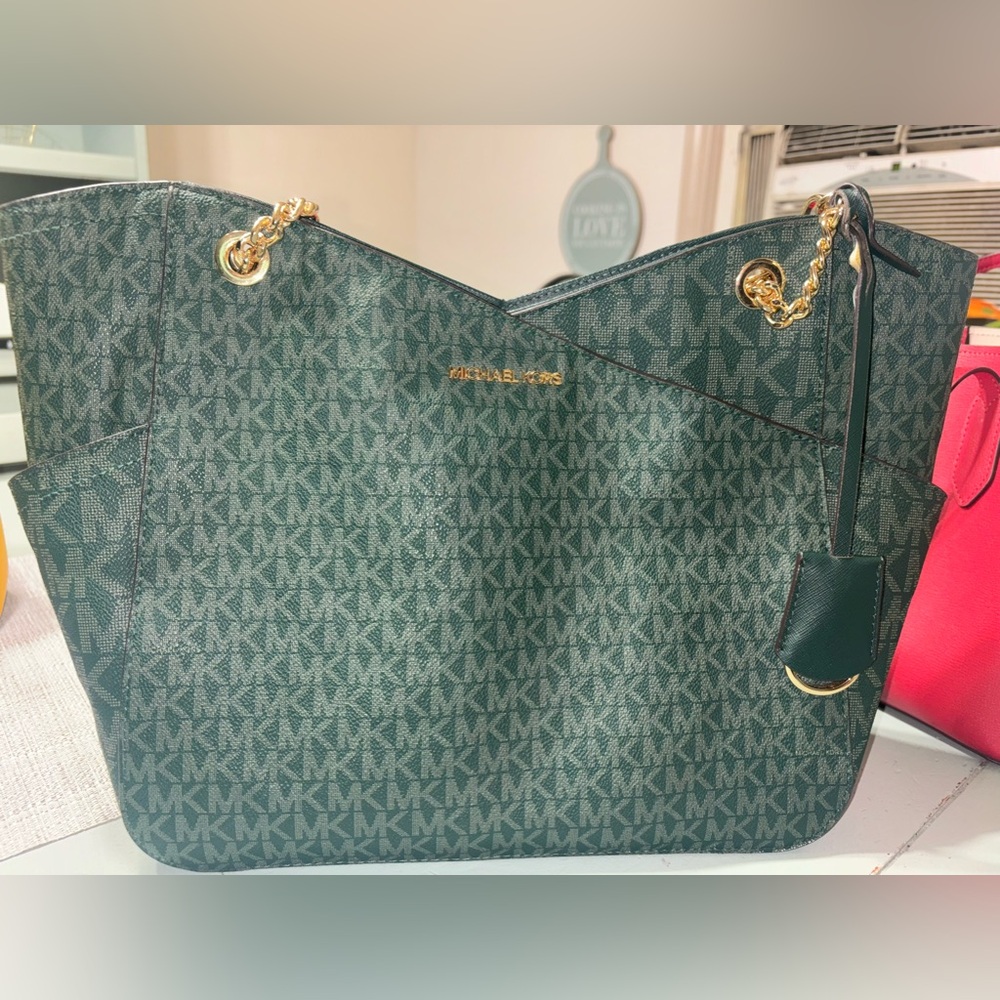 Michael Kors Jet Set Large Tote